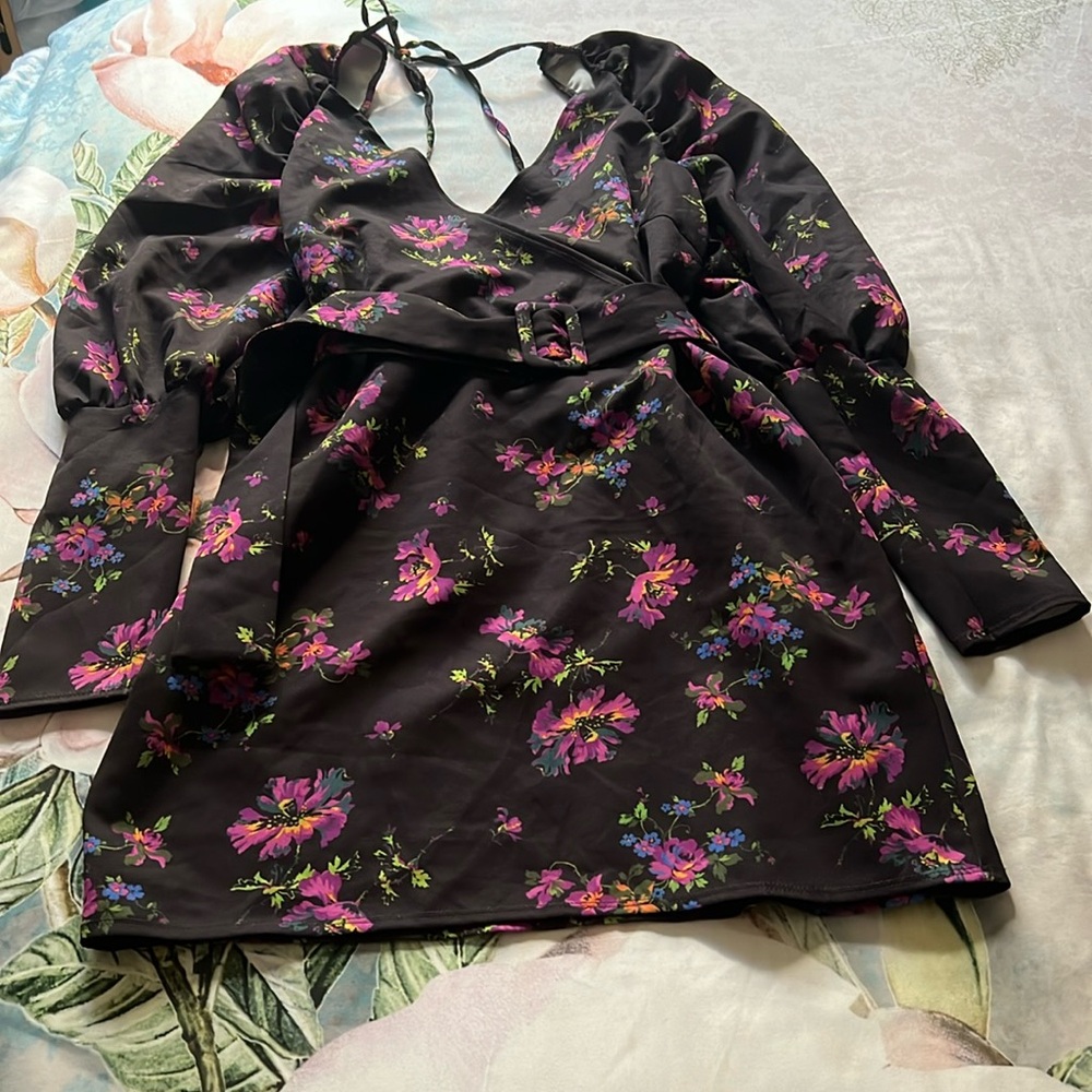 Puff sleeve mini dress with belt